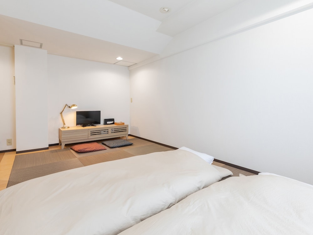 Japanese Room - Twin