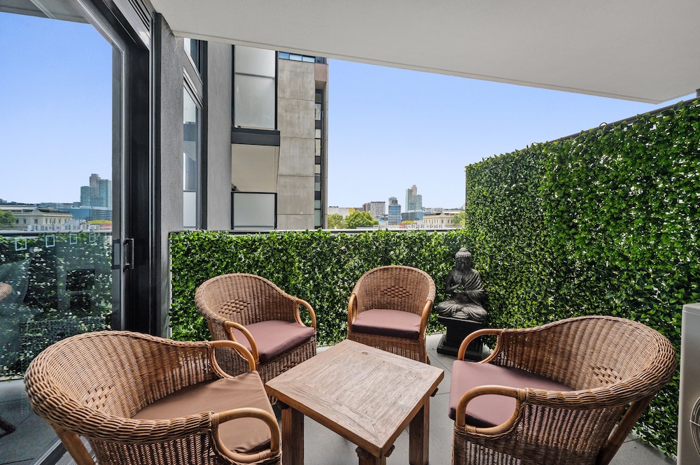 Superior Two Bedroom Apartment thumbnail 6
