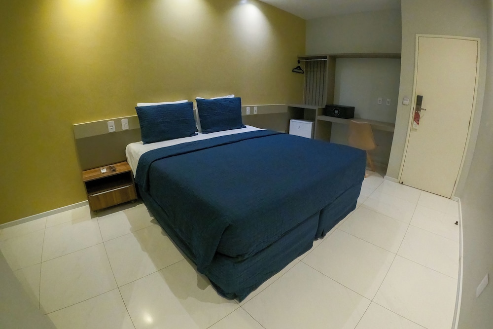 Suite - Photo 3
