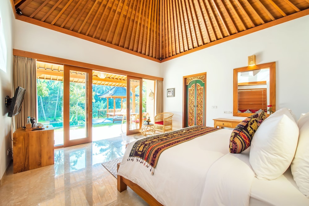 Villa - Photo 1