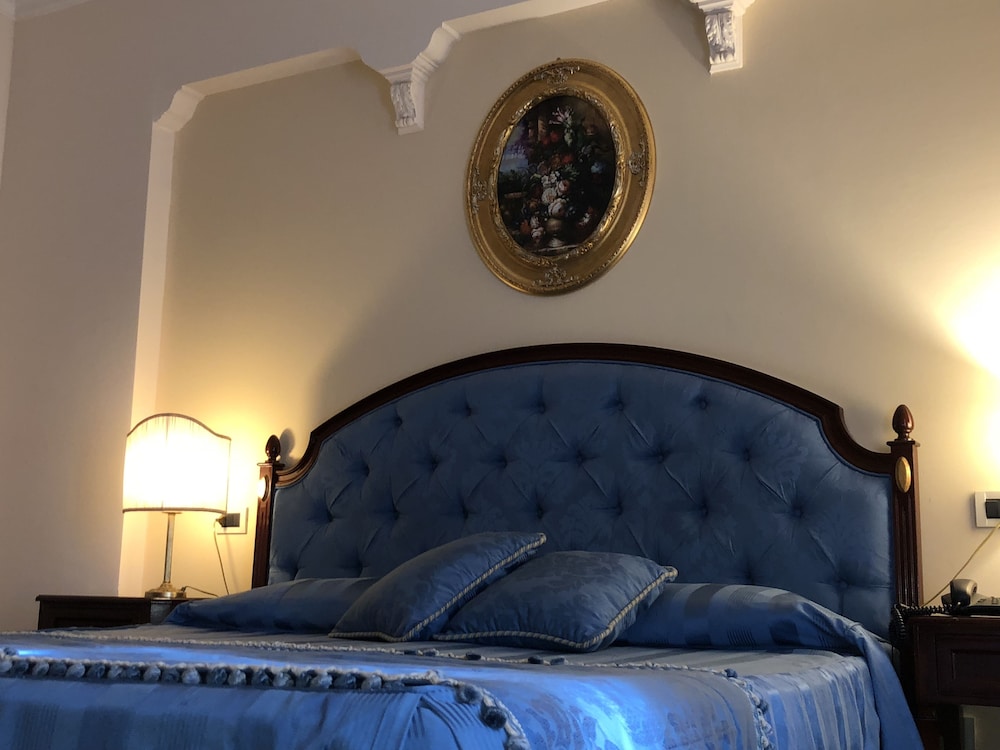 Comfort Room - Photo 1