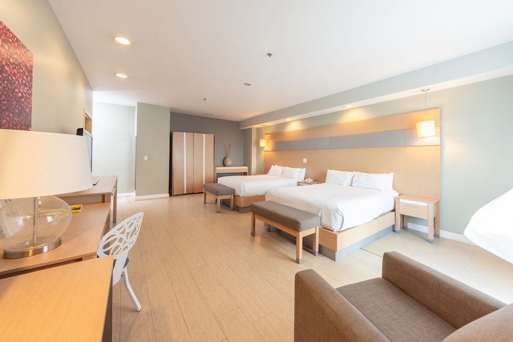 Standard Twin Room, 1 Bedroom, Accessible, City View photo 3