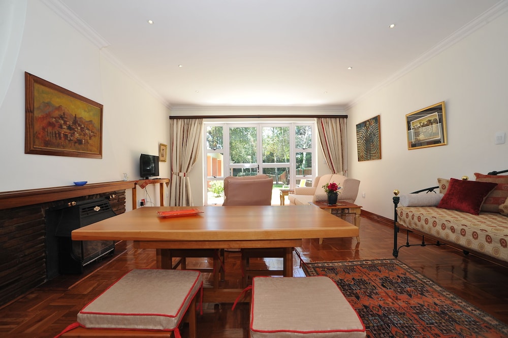 Luxury Suite (The Garden Suite)