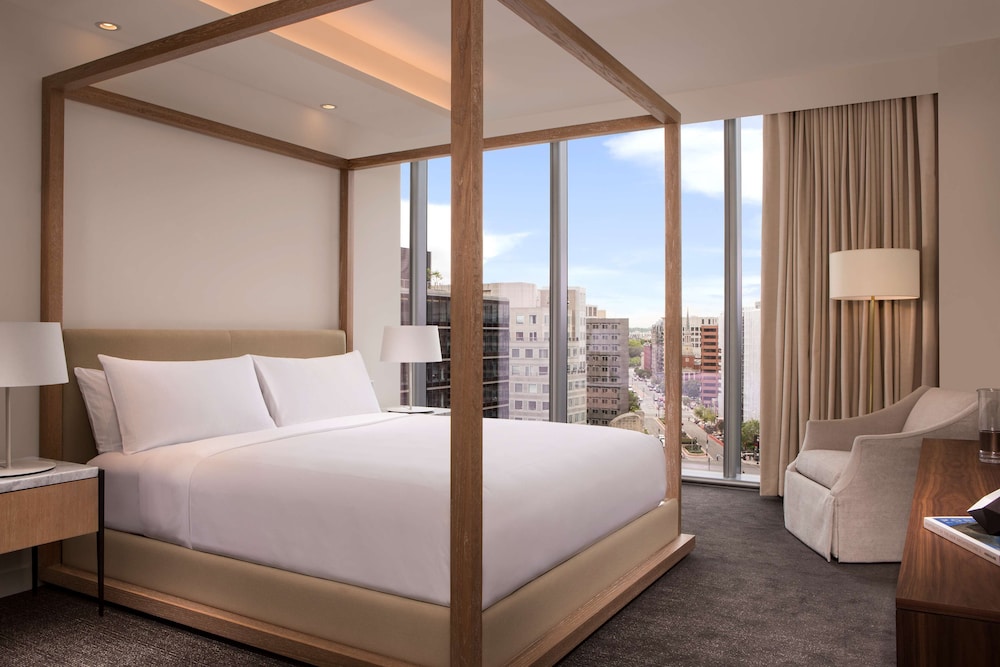 Presidential Suite, Multiple Beds