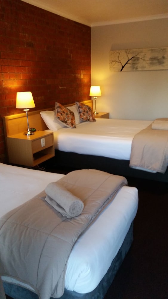 Premium Twin Room photo 3
