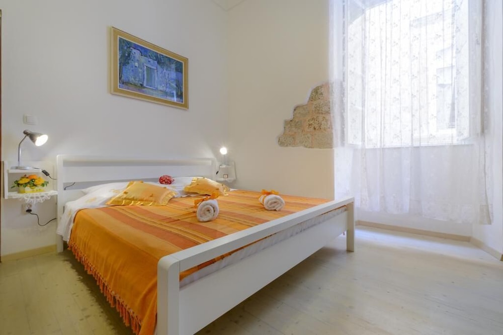 Studio (Studio apartment)
