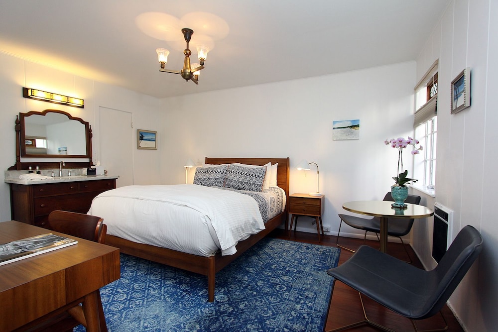 Queen Bed, Patio, Ground Floor, Garden Entrance