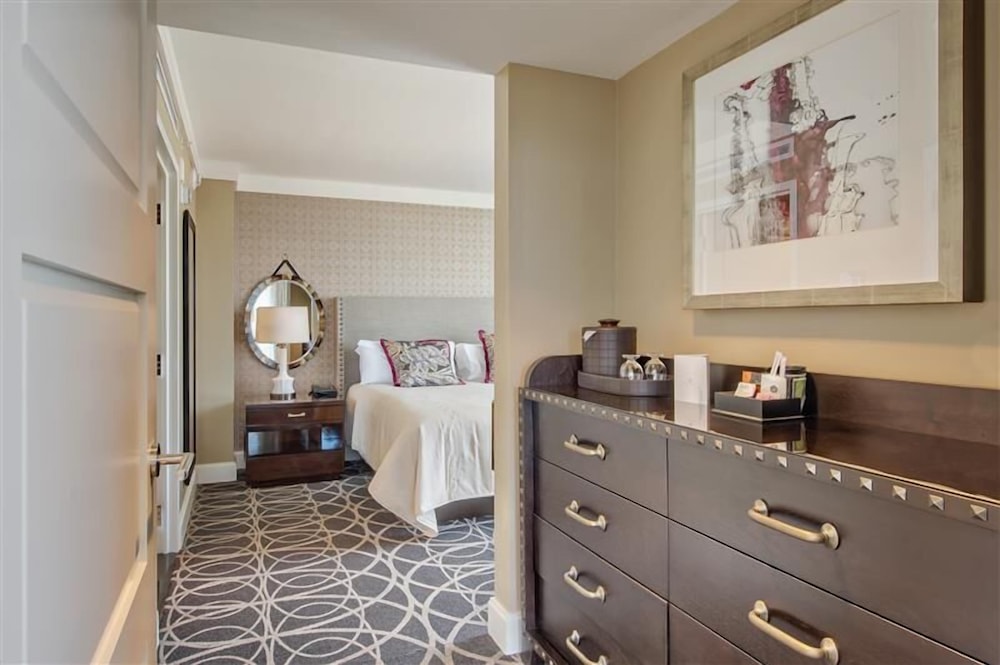 Executive Suite, 1 King Bed