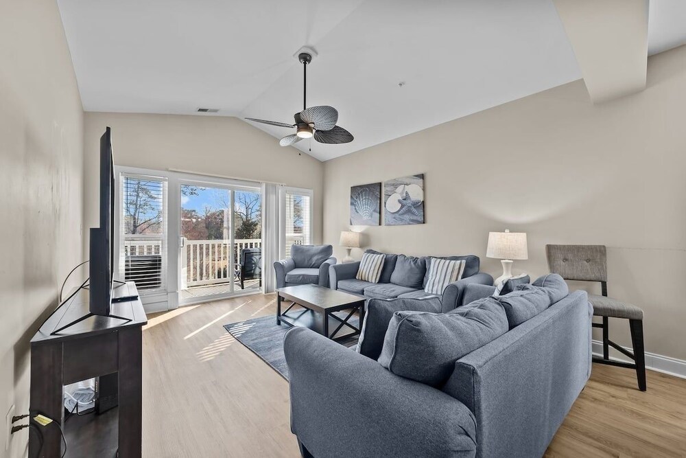 Condo, 3 Bedrooms