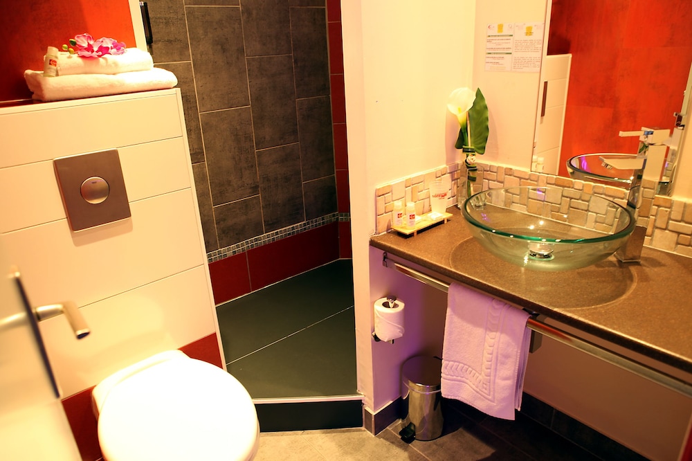 Double Room - Photo 7