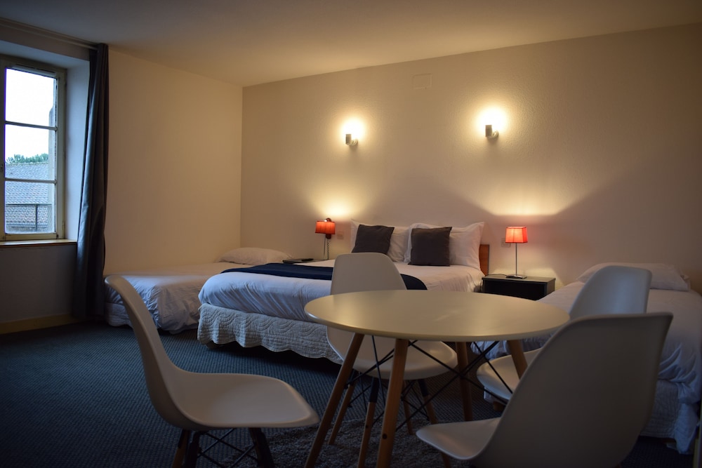 Family Quadruple Room, Multiple Beds photo 3