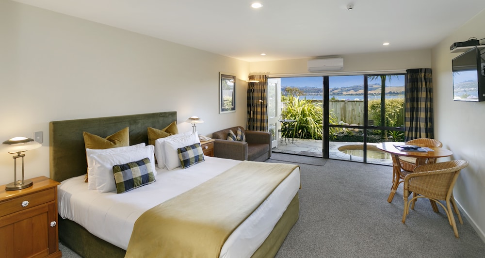 Luxury Studio Suite, 1 King Bed photo 1
