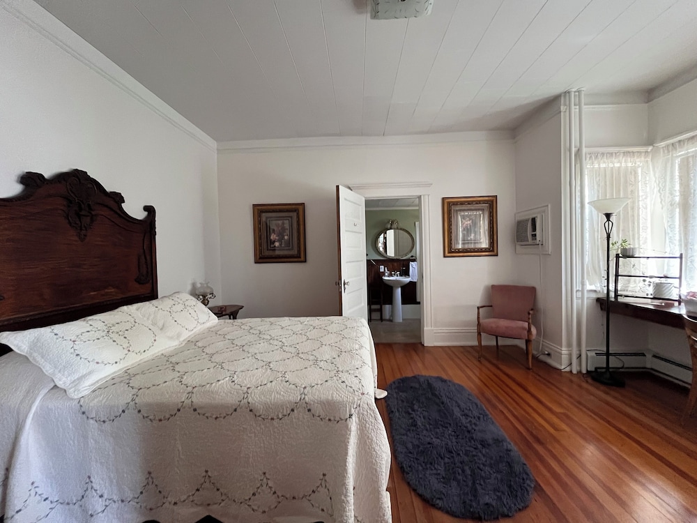 Premier Single Room, Non Smoking, Private Bathroom