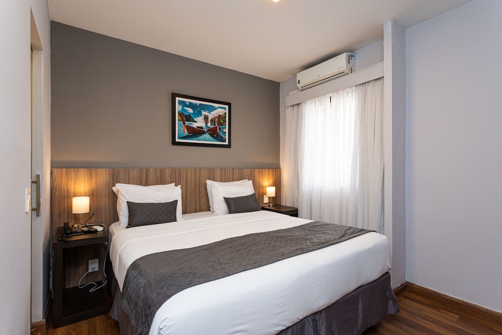 Traditional Apartment, 2 Bedrooms, City View