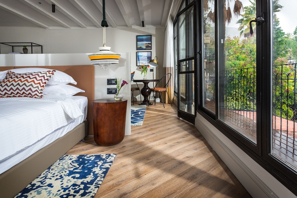 Hermon Suite photo 2