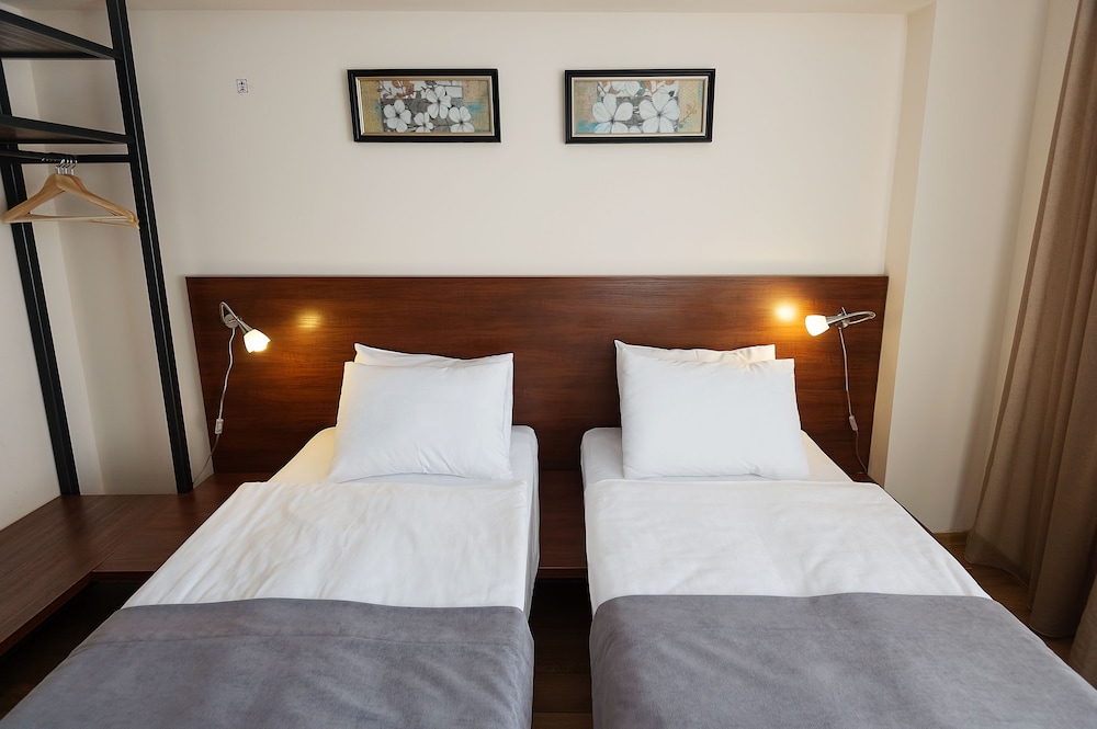 Standard Double or Twin Room, Balcony - Photo 2