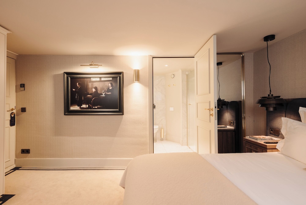 Room (Merchant Streeview)