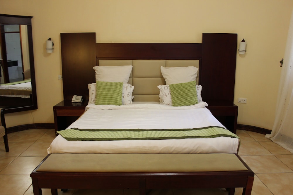 Family Room, 2 Bedrooms