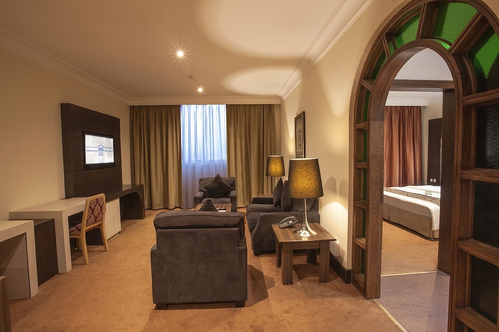 Deluxe Suite - Photo 1