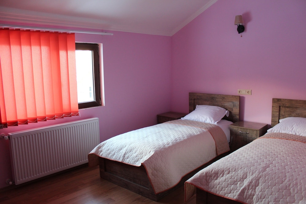 Basic Twin Room photo 3