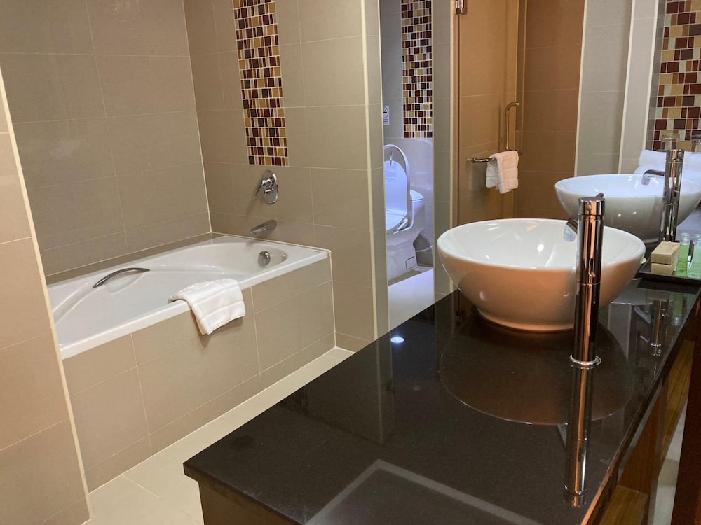 Honeymoon Studio Suite photo 3