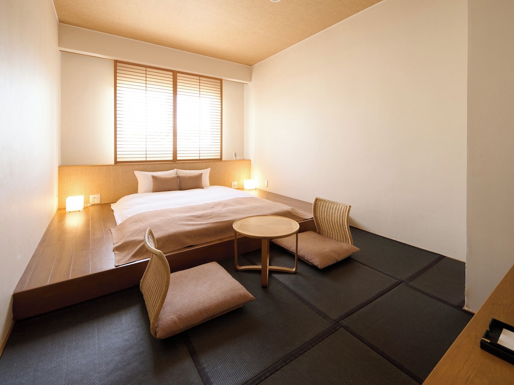 Japanese double room,Non smoking(daily towel change and garbage pickup, housekeeping every 3 nights) photo 2