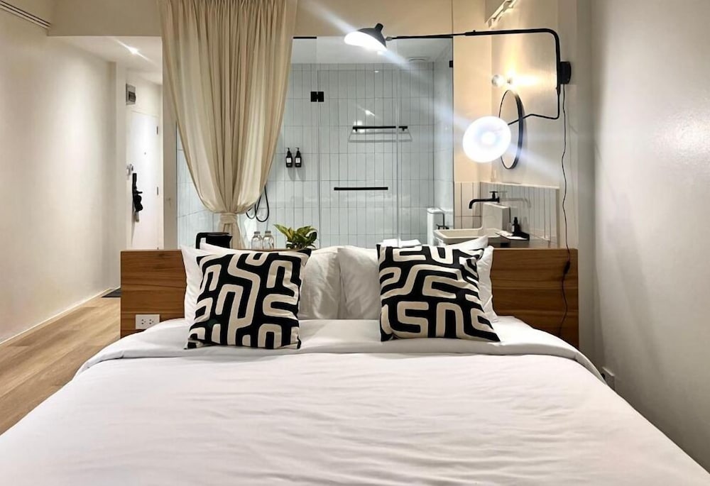 Deluxe Room, 1 King Bed