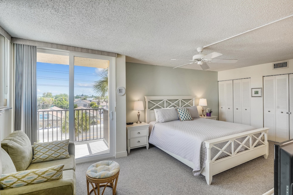 Condo, 1 King Bed with Sofa bed (Trillium 2C - Premier) photo 1