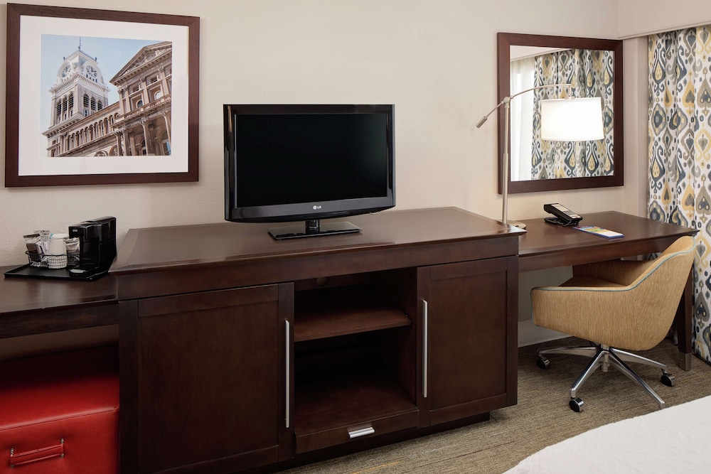 Suite, 1 Queen Bed, Accessible, Non Smoking - Photo 3