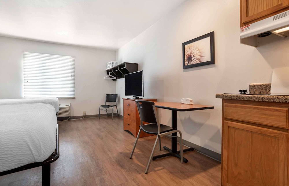 Standard Studio, 2 Double Beds, Non Smoking, Refrigerator & Microwave photo 3