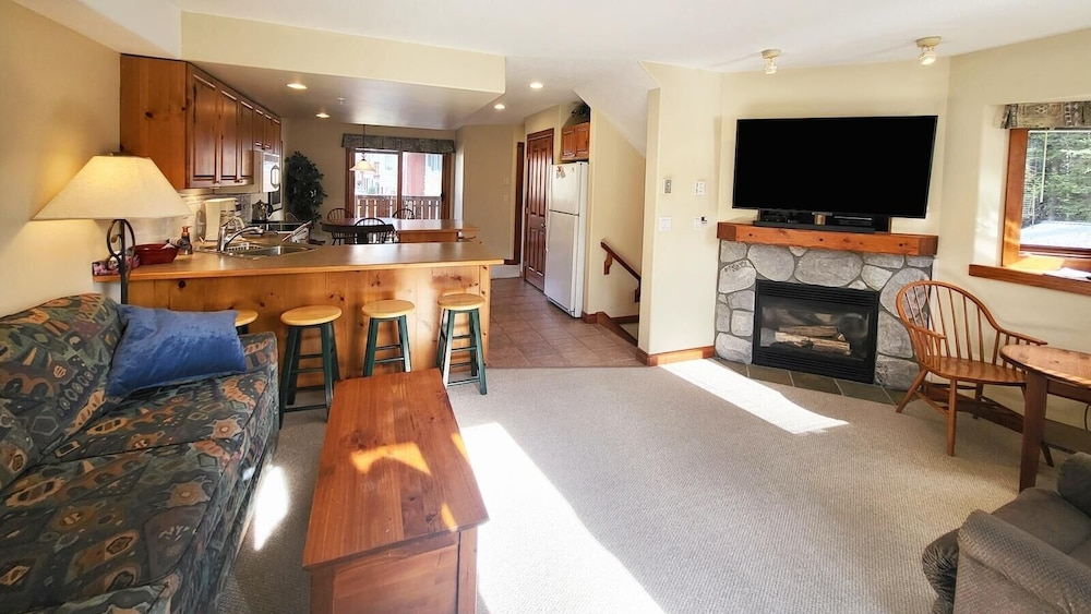 Townhome, 4 Bedrooms photo 1
