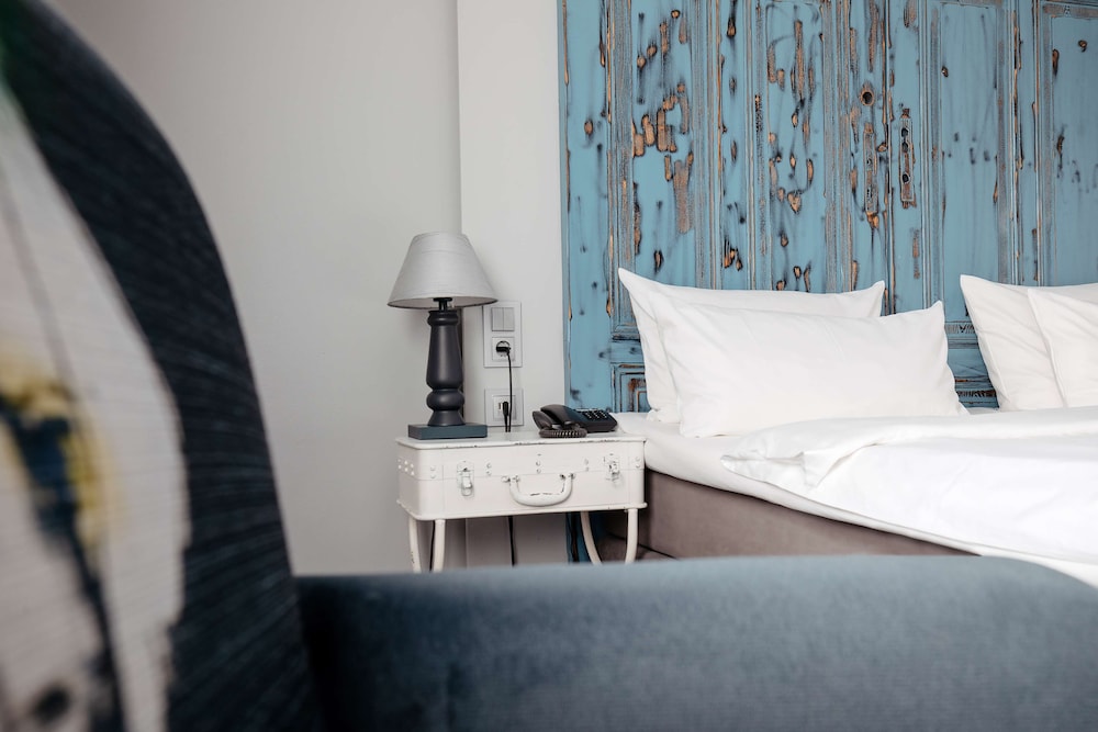 Premium Suite (Family) thumbnail 6