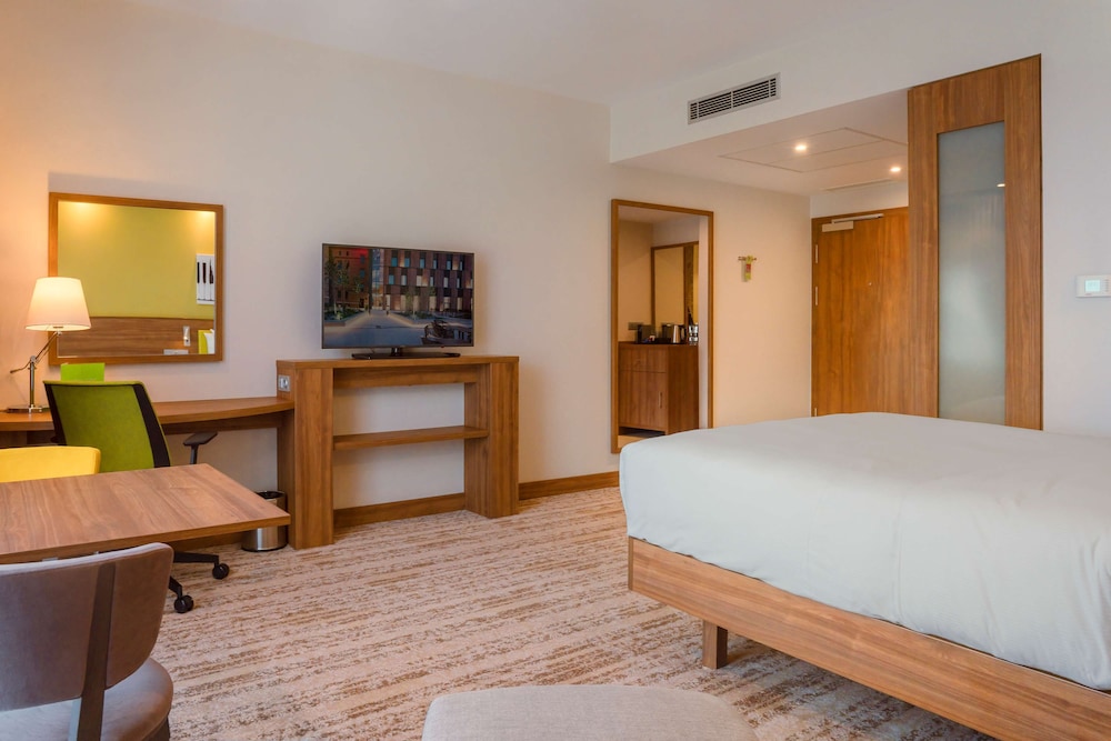 Premium Room, 1 Queen Bed - Photo 2