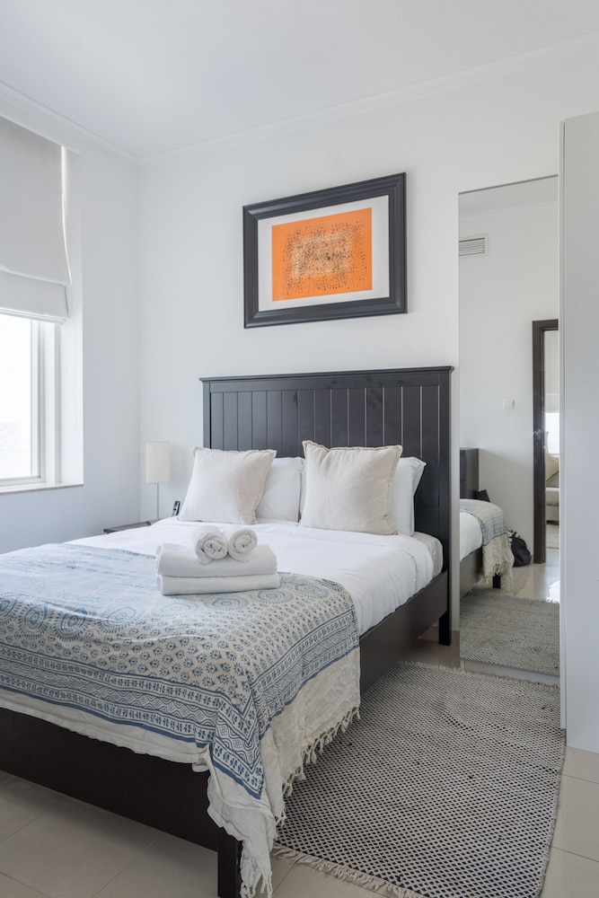City Apartment, 1 Queen Bed, Marina View photo 1
