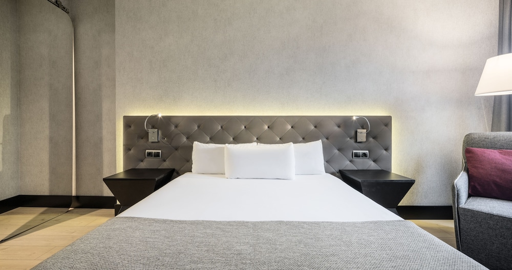 Standard Double Room Single Use photo 3