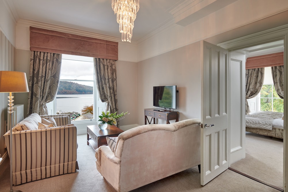 Signature Suite with Lake View - Photo 3