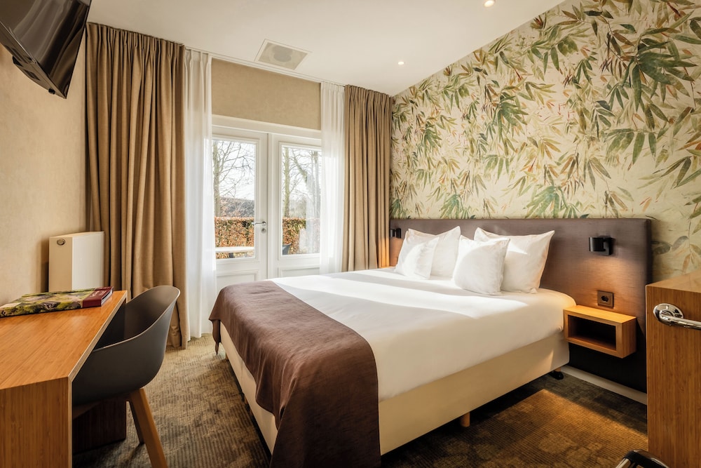 Standard Room, 1 Queen Bed, Non Smoking, Terrace (Small Room)