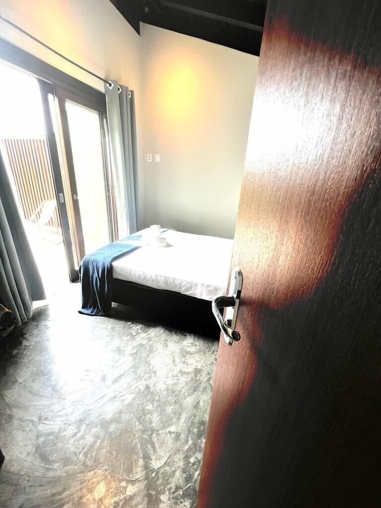 Basic Villa photo 3
