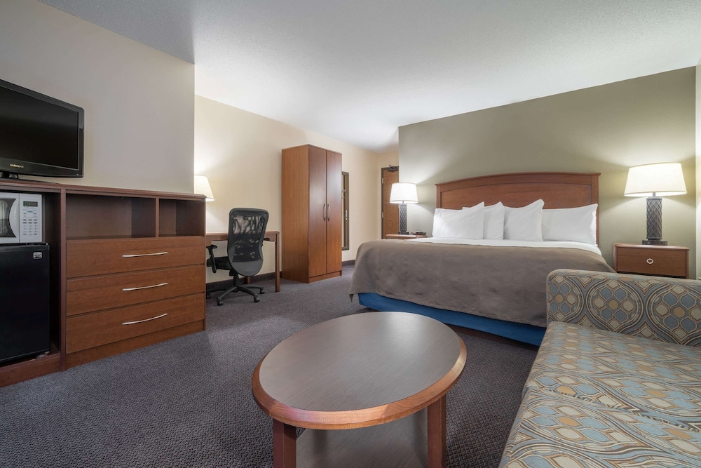 Suite, 1 King Bed, Non Smoking (First Floor)