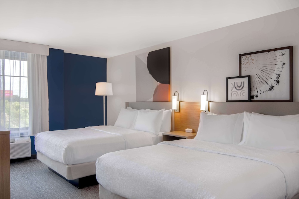 Room, 2 Queen Beds photo 1