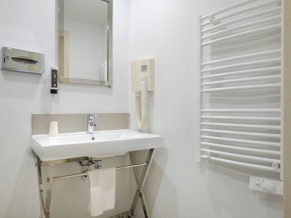 Double Room, Non Smoking - Photo 2