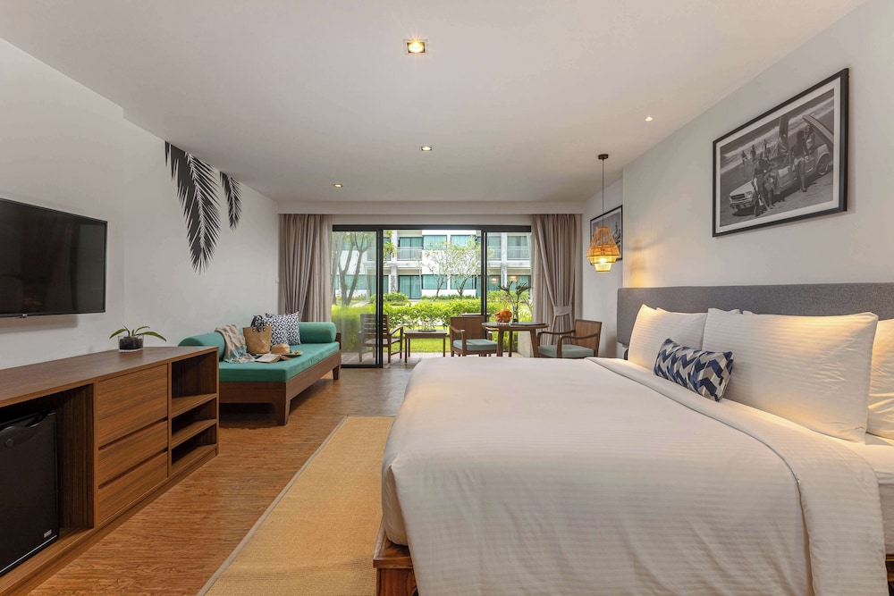 Premier Room, 1 King Bed with Sofa bed, Terrace (Garden)
