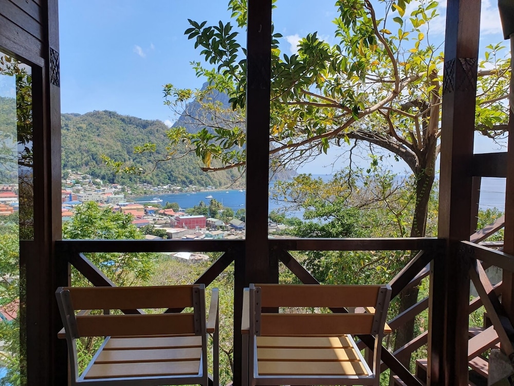 Deluxe Room, Balcony, Sea View - Photo 4