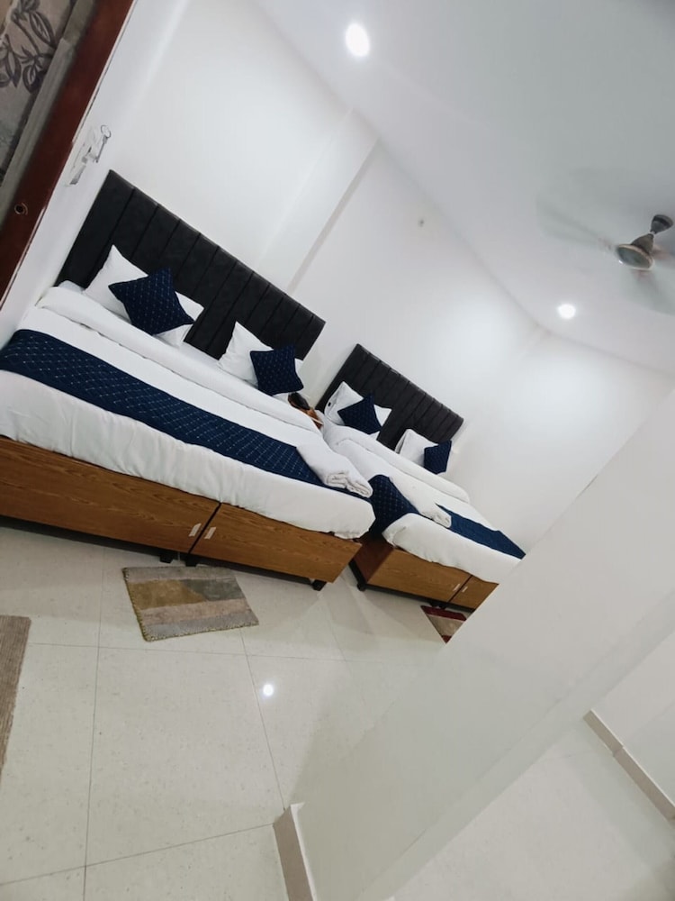 Deluxe Quadruple Room, City View