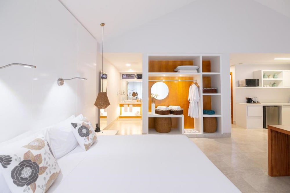 Bungalow, 1 King Bed - Photo 3