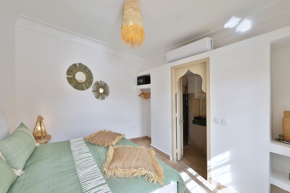 Standard Double Room - Photo 6