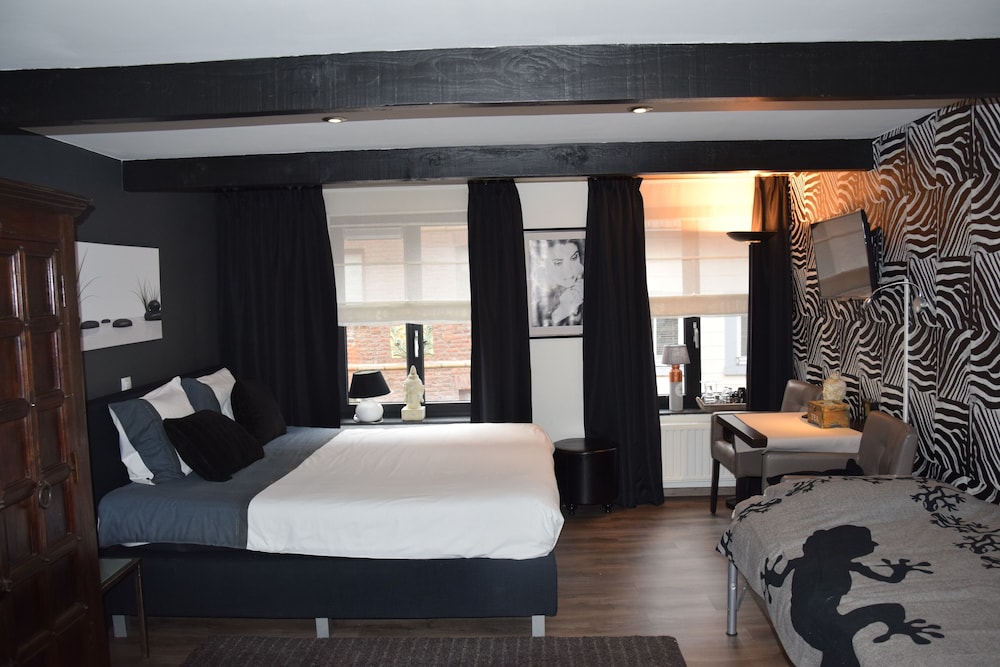 Deluxe Triple Room, City View (Zazou) photo 2