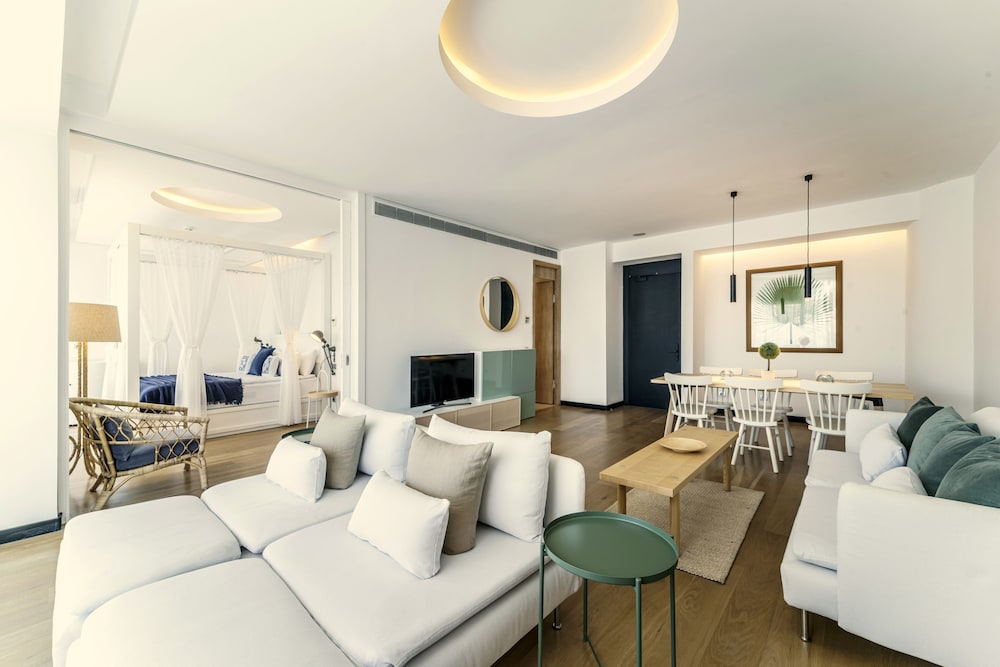 Grand Suite, 1 King Bed, Sea View