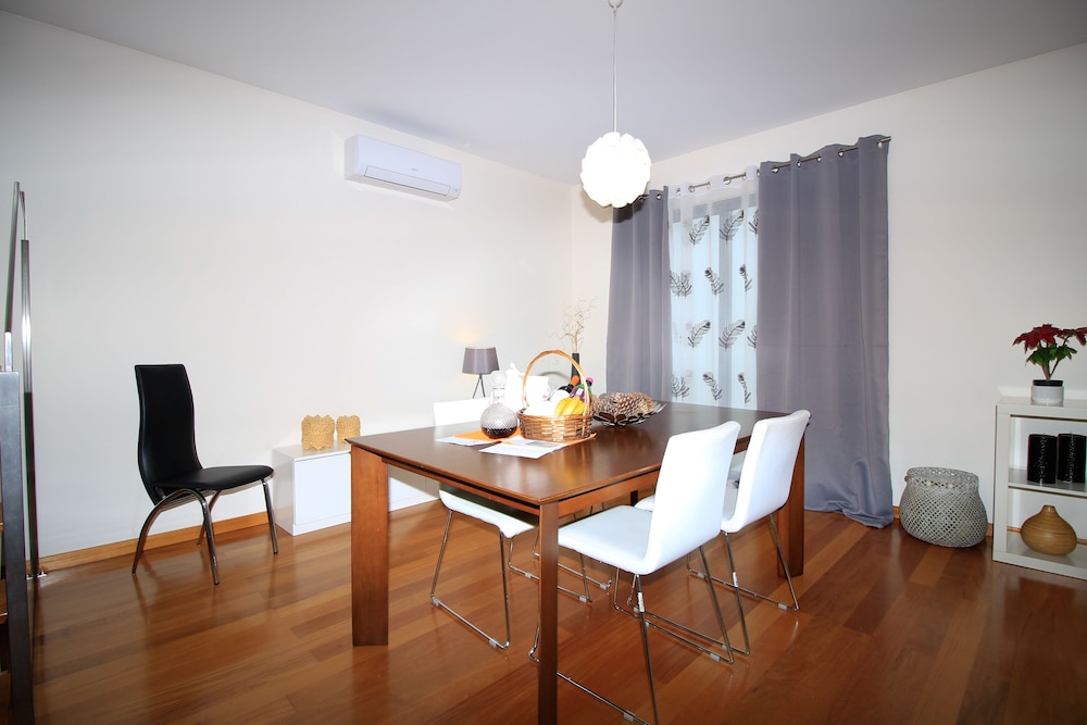 House, 4 Bedrooms, Terrace, Sea View photo 2