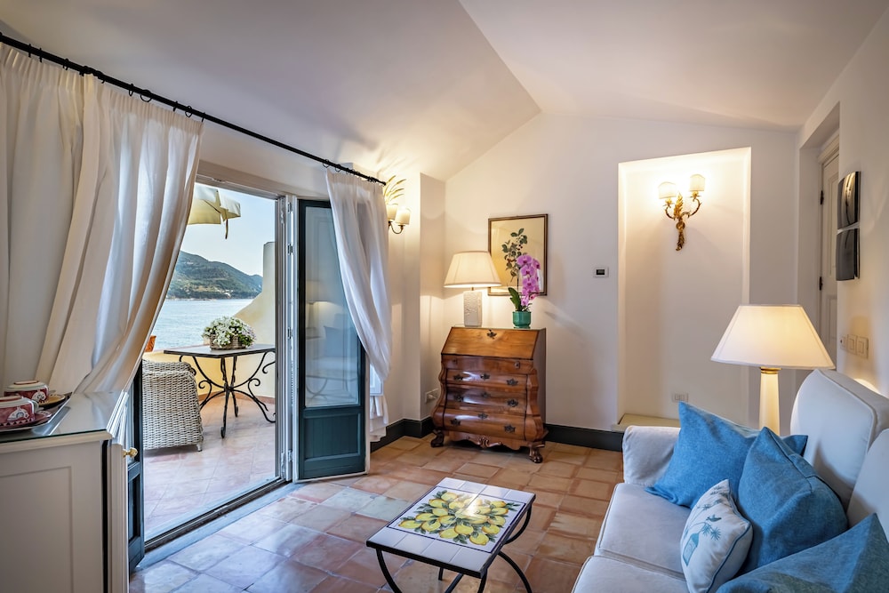 Luxury Suite, Sea View (Luxury Suite Sea View Terrace) photo 2